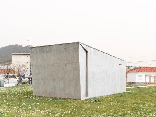 
        Chapel Of Saint Peter / Atelier 66
      