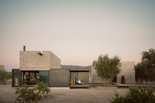 
        El Grove Family Home / Olson Kundig
      