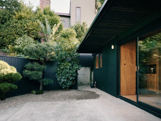 
        Creston House / Mork-Ulnes Architects 
      