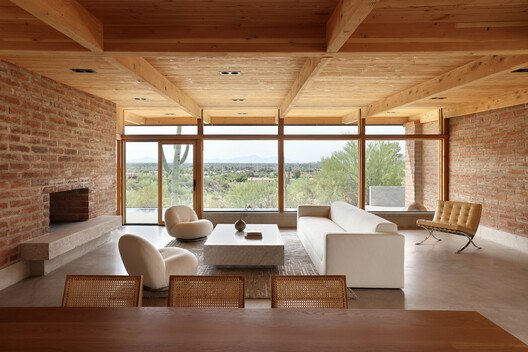 
        Casa Luce / HK Associates Inc
      