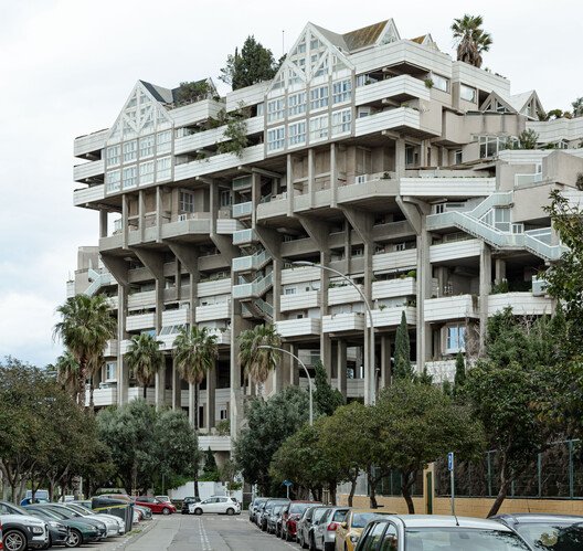 
        Espai Verd: The Habitable Utopia of Valencia’s Green Cathedral
      