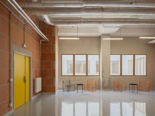 
        'La Boulangerie' Emergency Shelter / Francois Brugel Architectes Associes + Atelier RITA
      