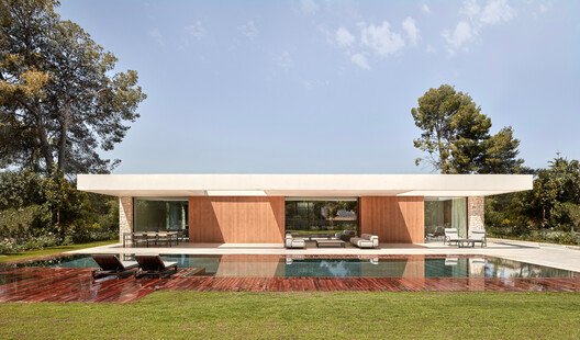 
        House in La Cañada / Ramón Esteve Estudio
      