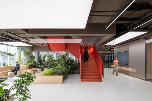
        Publicis Groupe Shanghai Headquarters / Ippolito Fleitz Group + Identity Architects
      