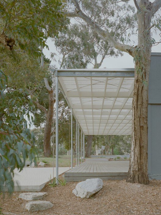 
        Studley Grounds / SSdH
      