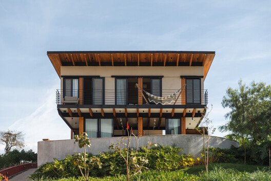 
        Boa Vista House / facury + guaja.cc + Thiago Bandeira
      