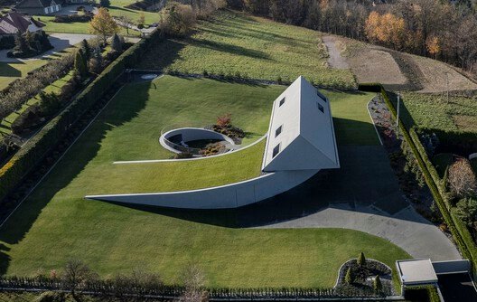 
        Yaw House / Robert Konieczny + KWK Promes
      