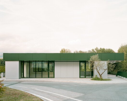 
        In Limine Gatehouse / Caret Studio
      