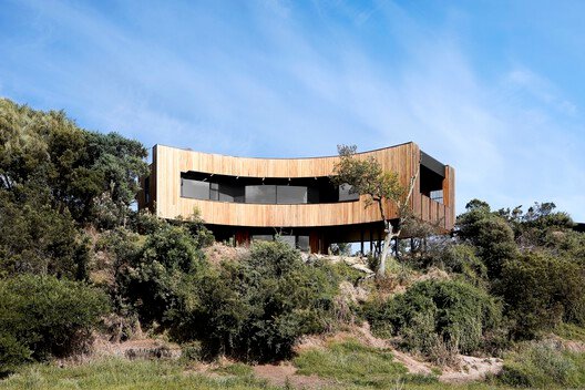 
        Hide House / MRTN Architects
      