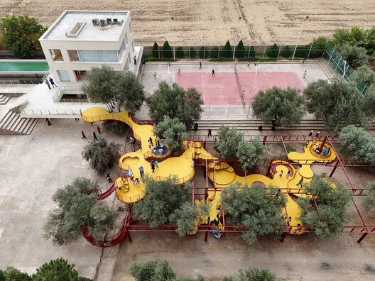 
        Cheshm Cheran Bazi Playground / ZAV Architects
      