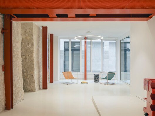 
        Sentier - Contemporary Workplace / Agathe Marimbert Architecte + Exbrayat Enrico architectes + Romain Granoux architecte
      