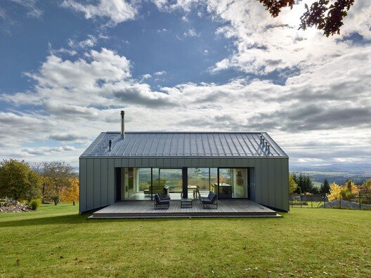 
        House with a Mountain View / Stempel & Tesar Architects
      