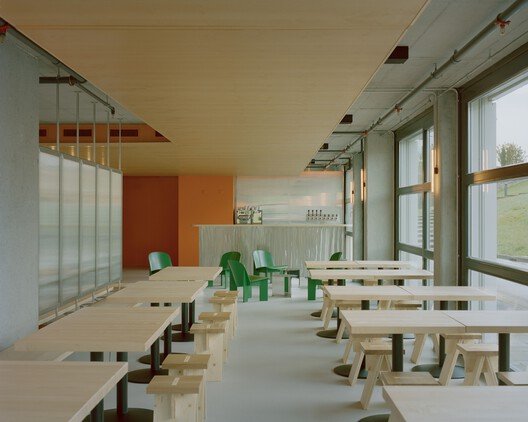 
        Eleventhfloor Restaurant / Noue Studio
      
