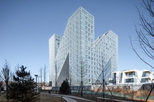 
        Qinghe INNNG International Talent Community / Zhu Xiaodi Architects + BIAD
      