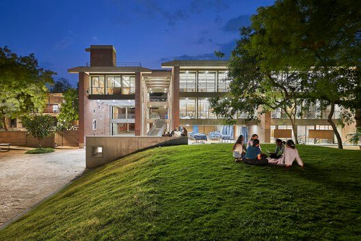 
        Climate, Culture, and Modernism: The Postcolonial Campus as Architectural Laboratory
      