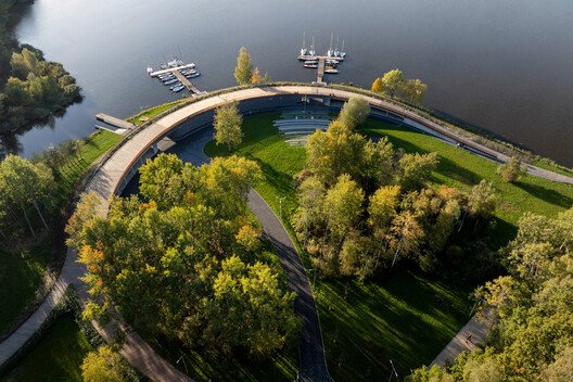 
        Marina in Tychy / RS + Robert Skitek
      