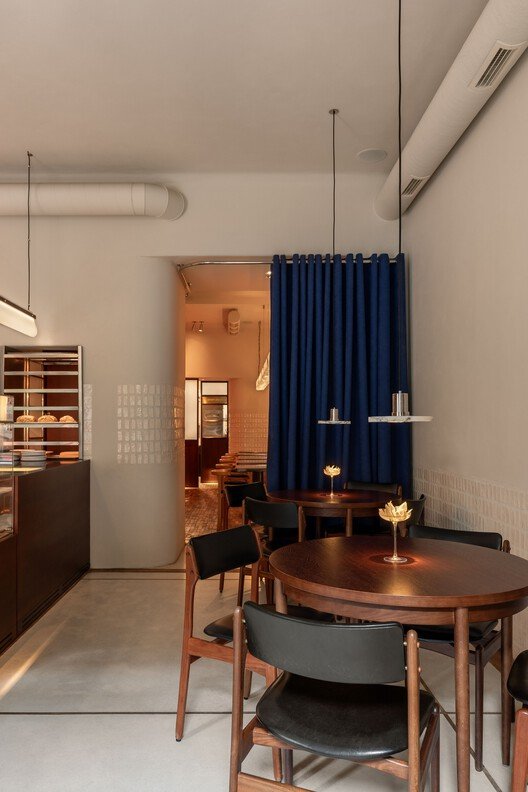 
        Mitte Café 2.0 / LIS design studio
      