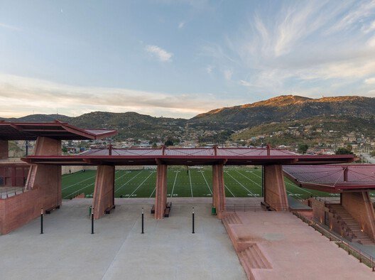 
        El Mayab Sports and Cultural Center / Taller de Arquitectura Miguel Montor
      