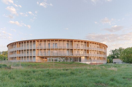 
        Cornebarrieu Social Housing  / Atelier Régis Roudil Architectes
      