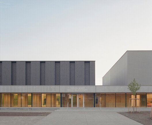 
        Katia and Maurice Krafft Sports Complex / rhb architectes
      