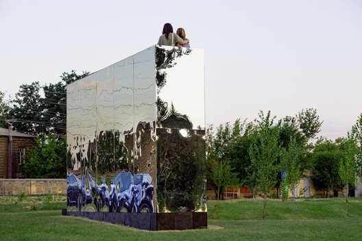 
        Pavilion Reflection of Infinity / Alberto Collet + MEDS (Meetings of Design Students)
      