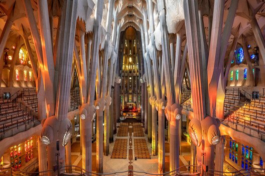 
        Contemplative Drama: How Gaudí Shaped Light and Color at Sagrada Família
      