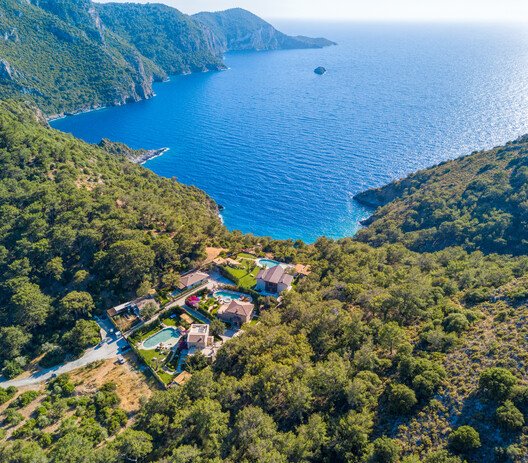 
        Island Logic: How Terrain Shapes Coastal Architecture
      