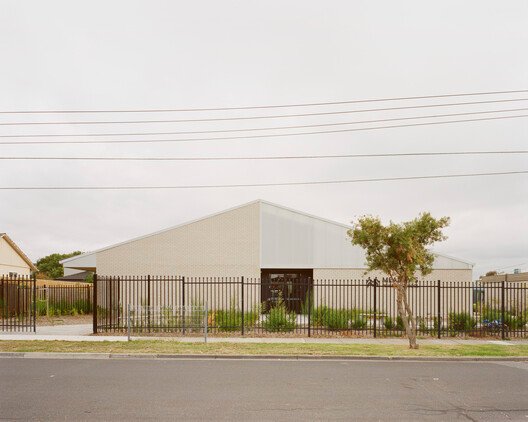 
        Meadows Primary School / Project 12 Architecture
      