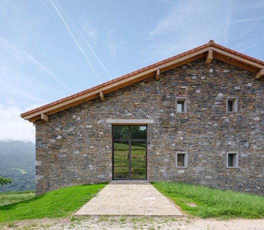 
        Basque Farm  / zU-studio
      