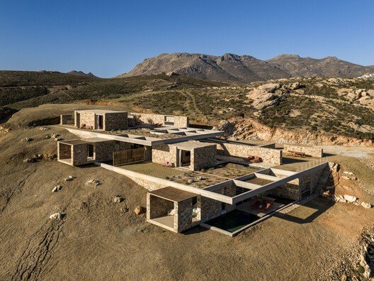 
        PERMA  Serifos Retreat / MOLD Architects
      