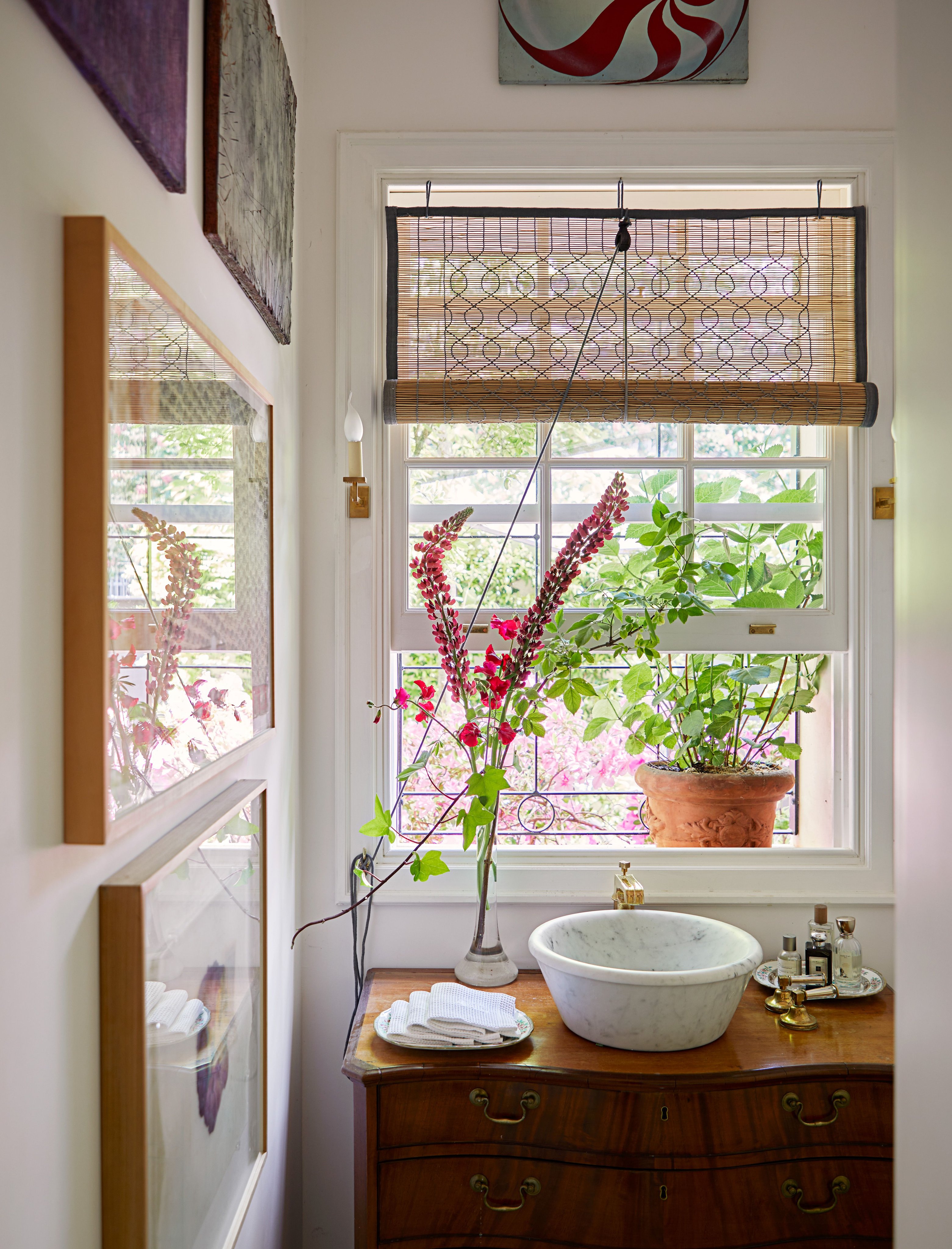 9 Best Bathroom Trays That Are Stylish Storage Solutions (2026)