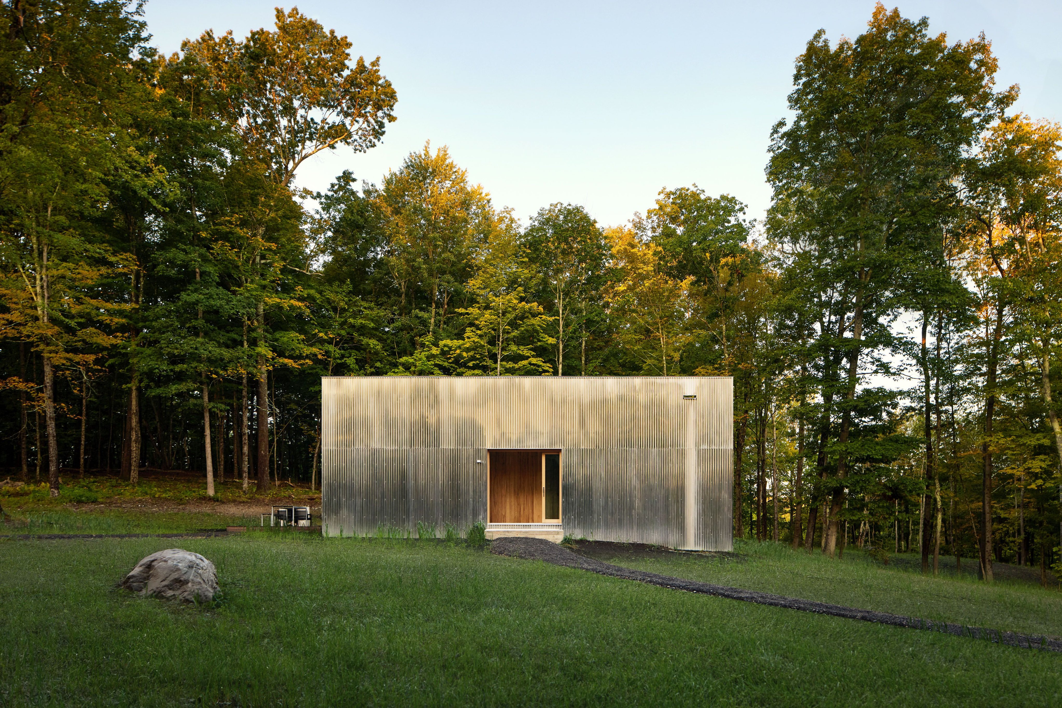 This Upstate New York Home Made of Reflective Sheets of Aluminum Is Designed for Freedom and Flexibility