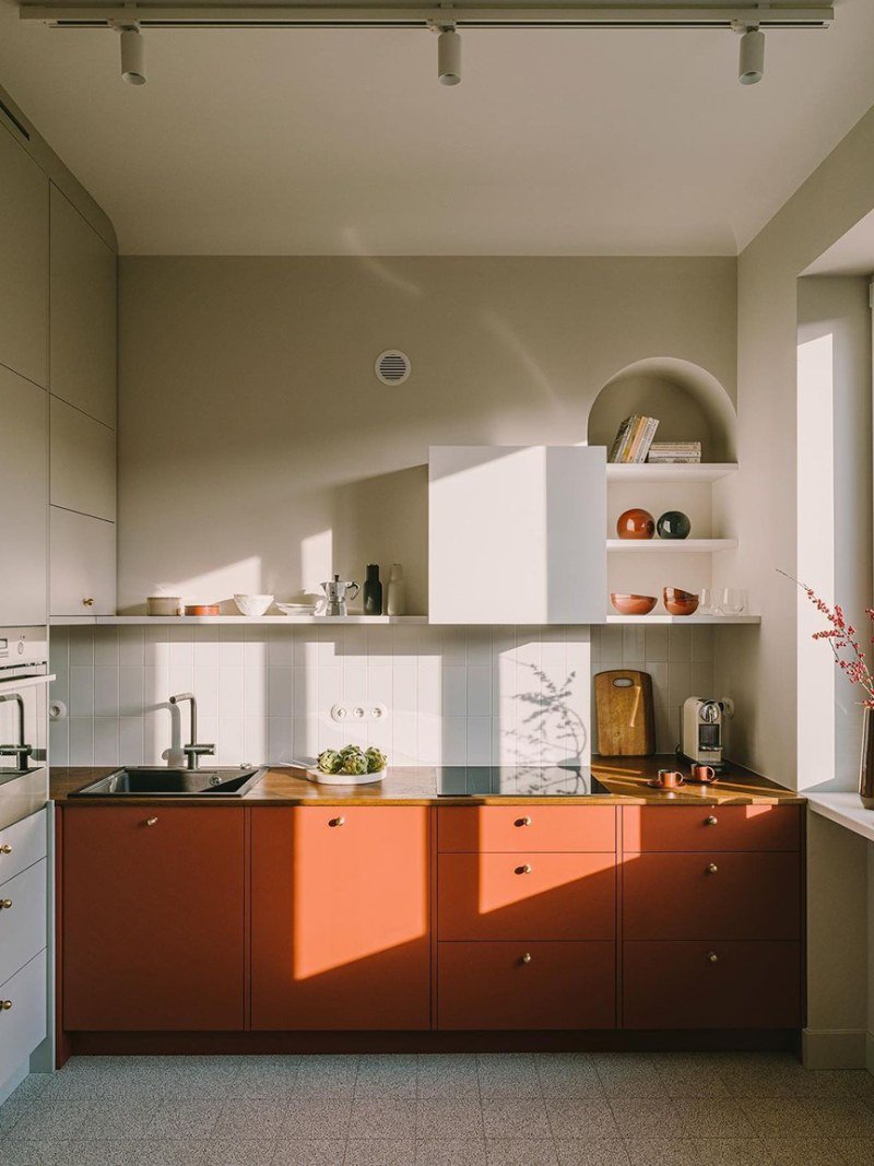 00-feature-red-kitchen-cabinets-domino-02.jpg