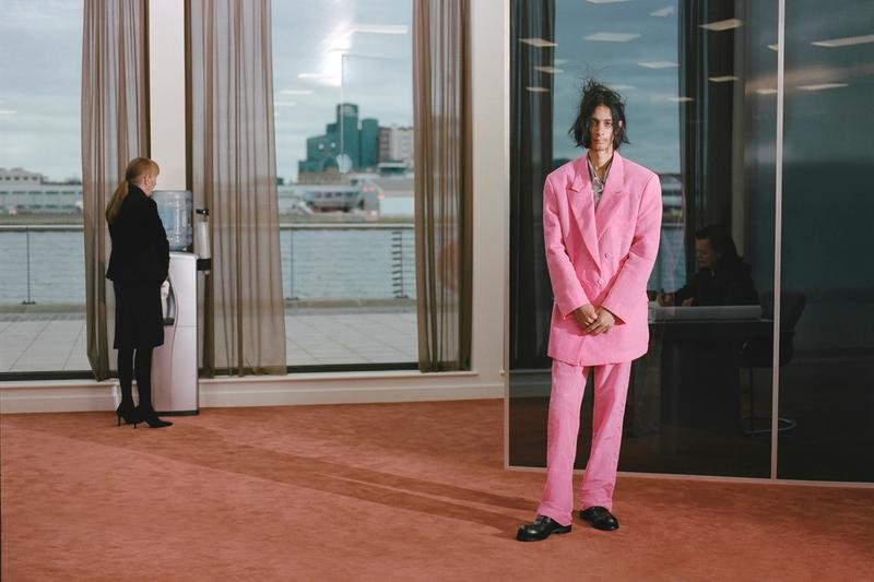 martine-rose-fall-winter-2022-somewhere-between-work-and-sleep-london-fashion-week-lookbook-7.jpg?q=75-w=800-cbr=1-fit=max