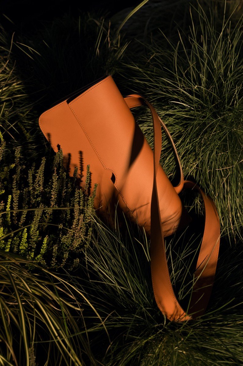 pb0110_aw18_artistic_03-796x1200.jpg