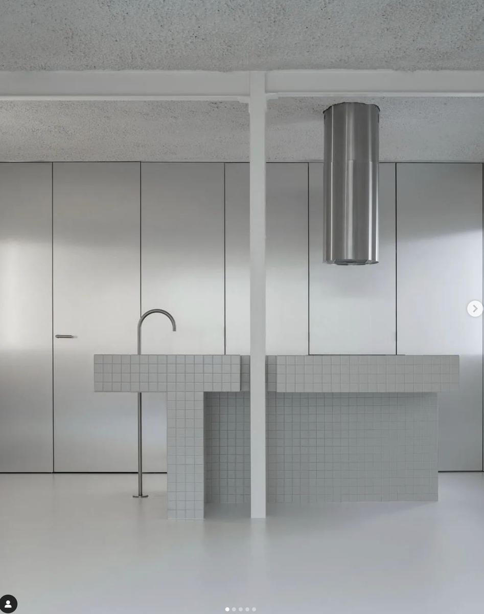 Javier Abio Neo2 magazine Co-founder & Editor in ---> Furniture + Architecture + Gastro---> (stories) + @astrobites_g