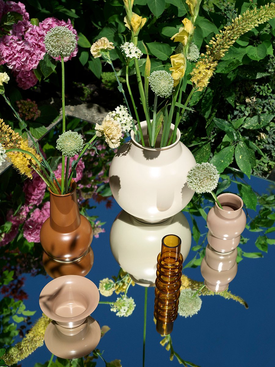 2018_tivoli_bazaar_vase_group_balloon_vase_small_caramel_tuba_bowl_golden_khaki_01.jpg