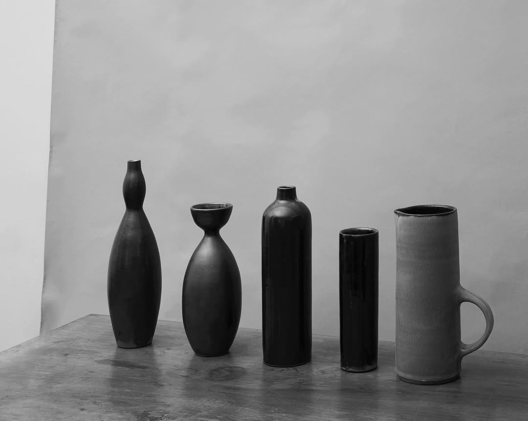 Still 
poterie - @ingirvm 
Juillet 2020 

#stilllifephotography #blackandwhitephotography #studio #daylight #shadows #potter...