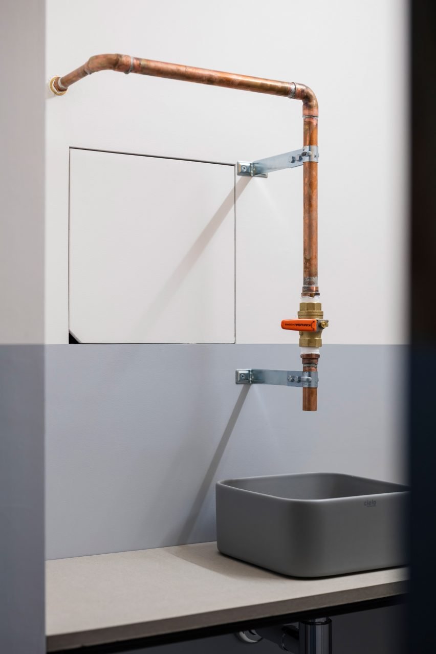 panda-minimal-office-shimpei-oda-loowe_dezeen_2364_col_10-852x1278.jpg