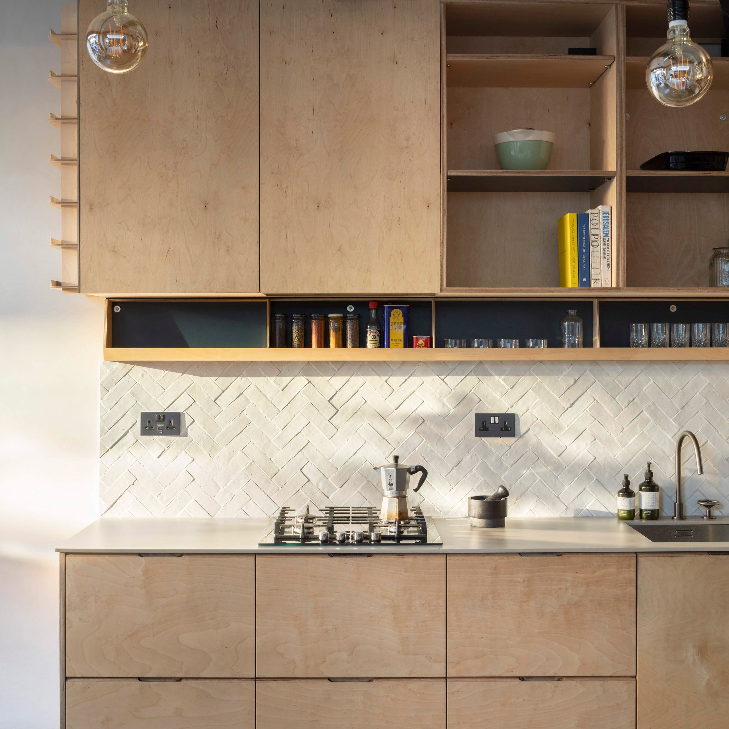 birch-clay-refugio-rise-interiors-architecture-uk-london-extensions_dezeen_2364_col_13.jpg