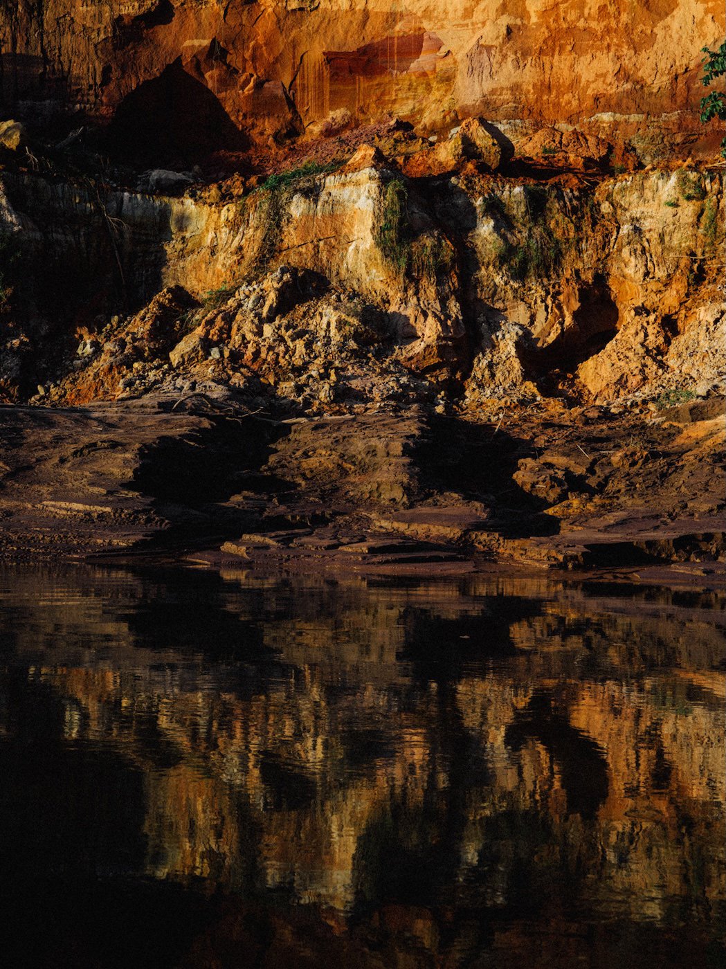 “An Inherent Tear” by Photographer Raul Guillermo