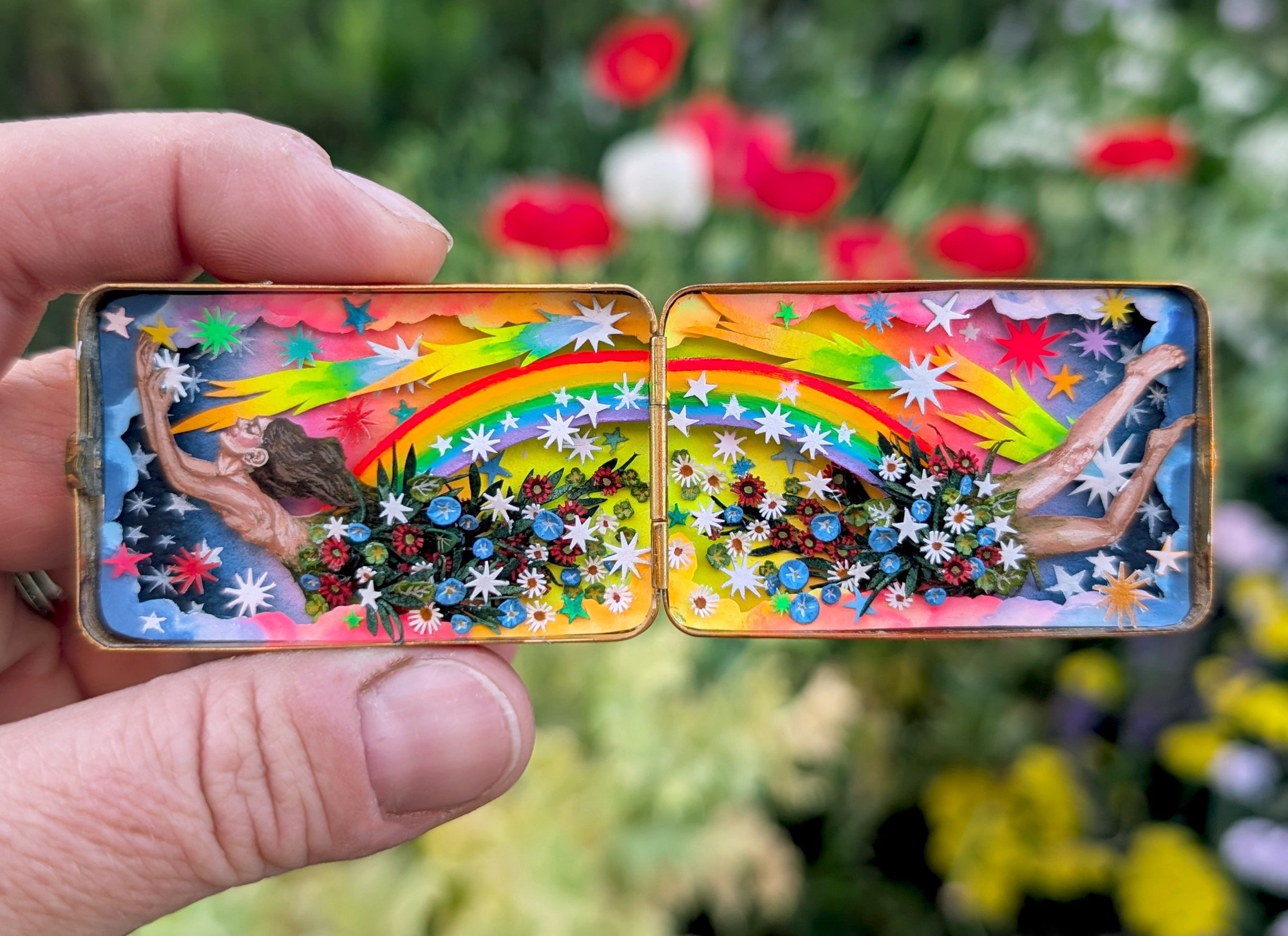 Vibrant Miniature Dioramas by Shannon Taylor Burst from Vintage Compacts