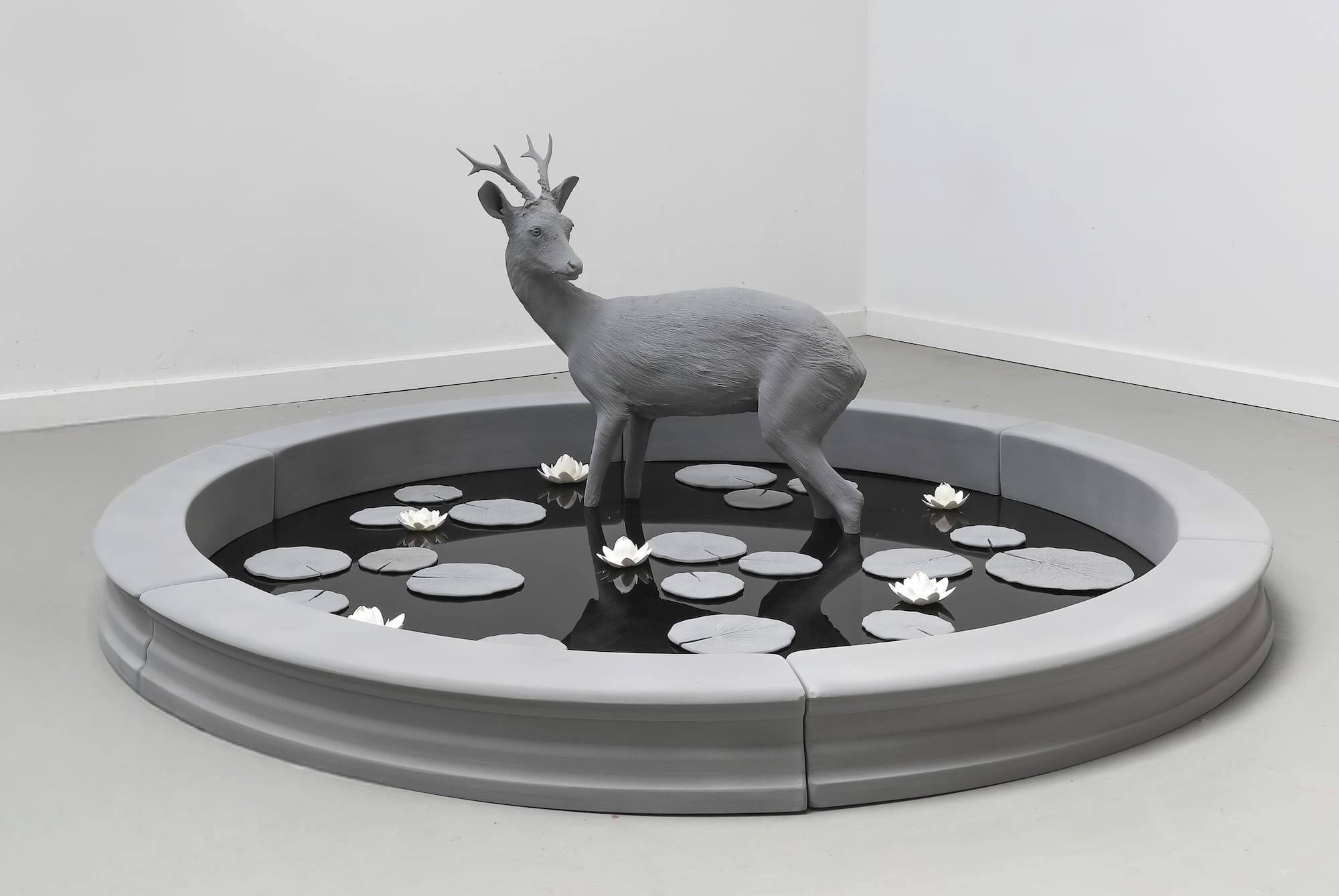 Hans Op de Beeck Taps into Memory, Time, and Enigma in ‘Vanishing Point’