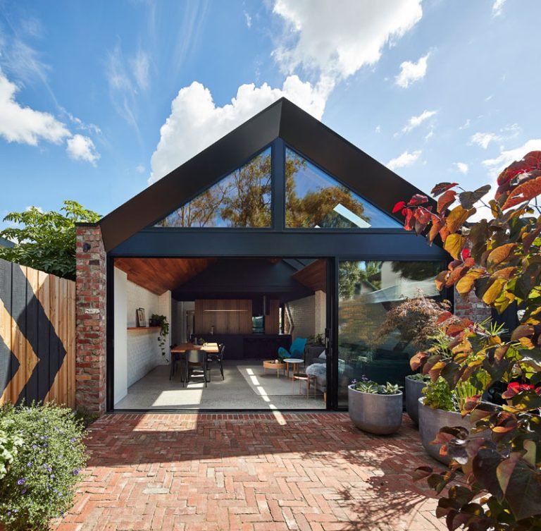 A Small Melbourne Cottage Finds Space With a Clever Rear Extension