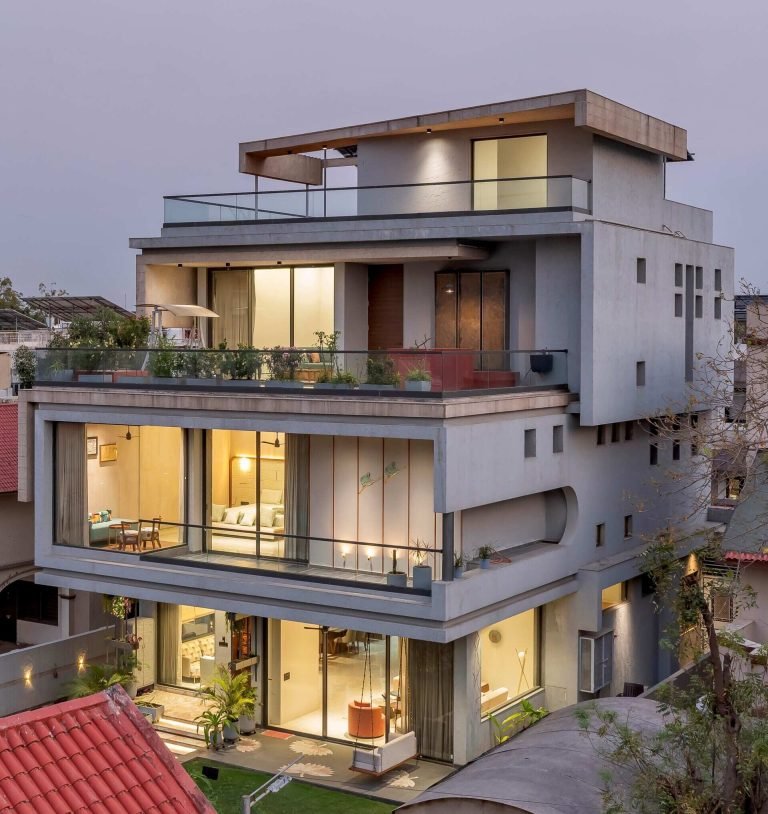 This Contemporary Home Blends Traditional Details With Modern Interiors