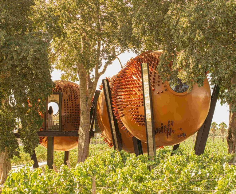 ÁTOMOS - The sculptural vineyard hideaway unlike anything else in Portugal