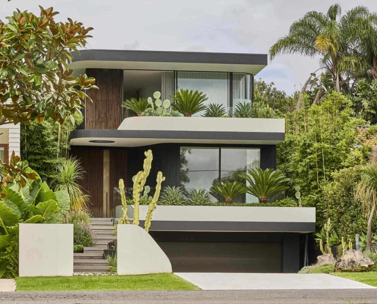 Inside Sasso Nero, A Contemporary Coastal Home In Sydney