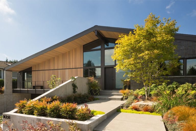 A Bellevue Home Where Mid-Century Style Meets Modern Living
