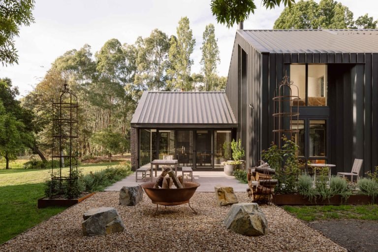 This Australian House Balances Bushfire Safety With Warm Interior Design