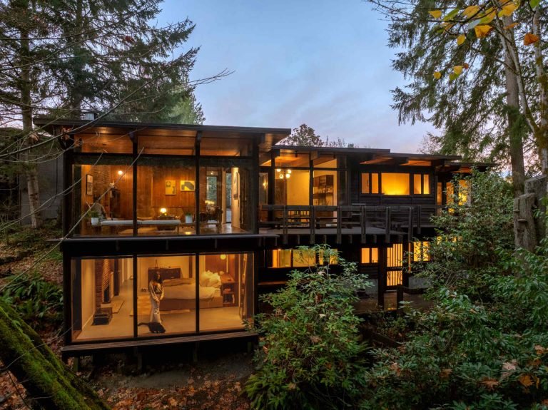 A Mid-Century Seattle Home Renovated Without Losing Its Character